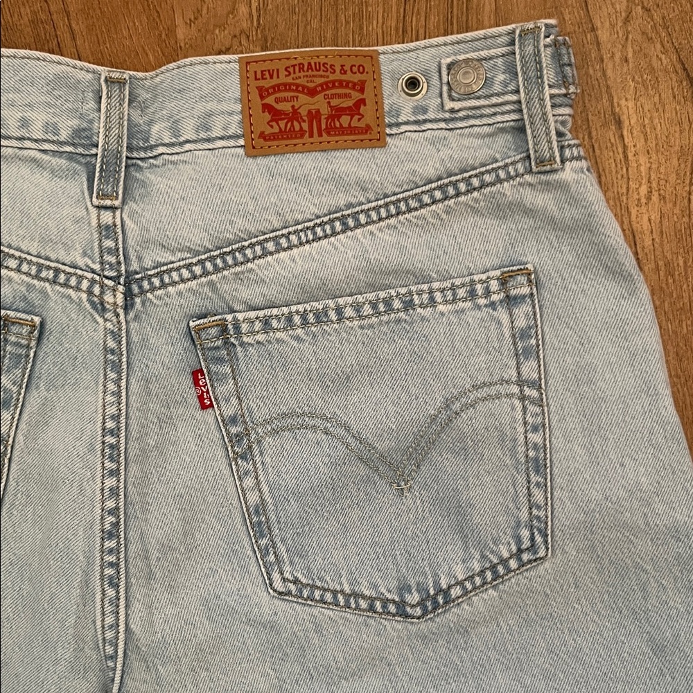 NWT Levi’s Cinch Baggy Jeans - Picture 11 of 13